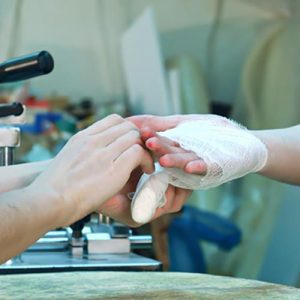 Elementary first aid, Bleeding and bandaging